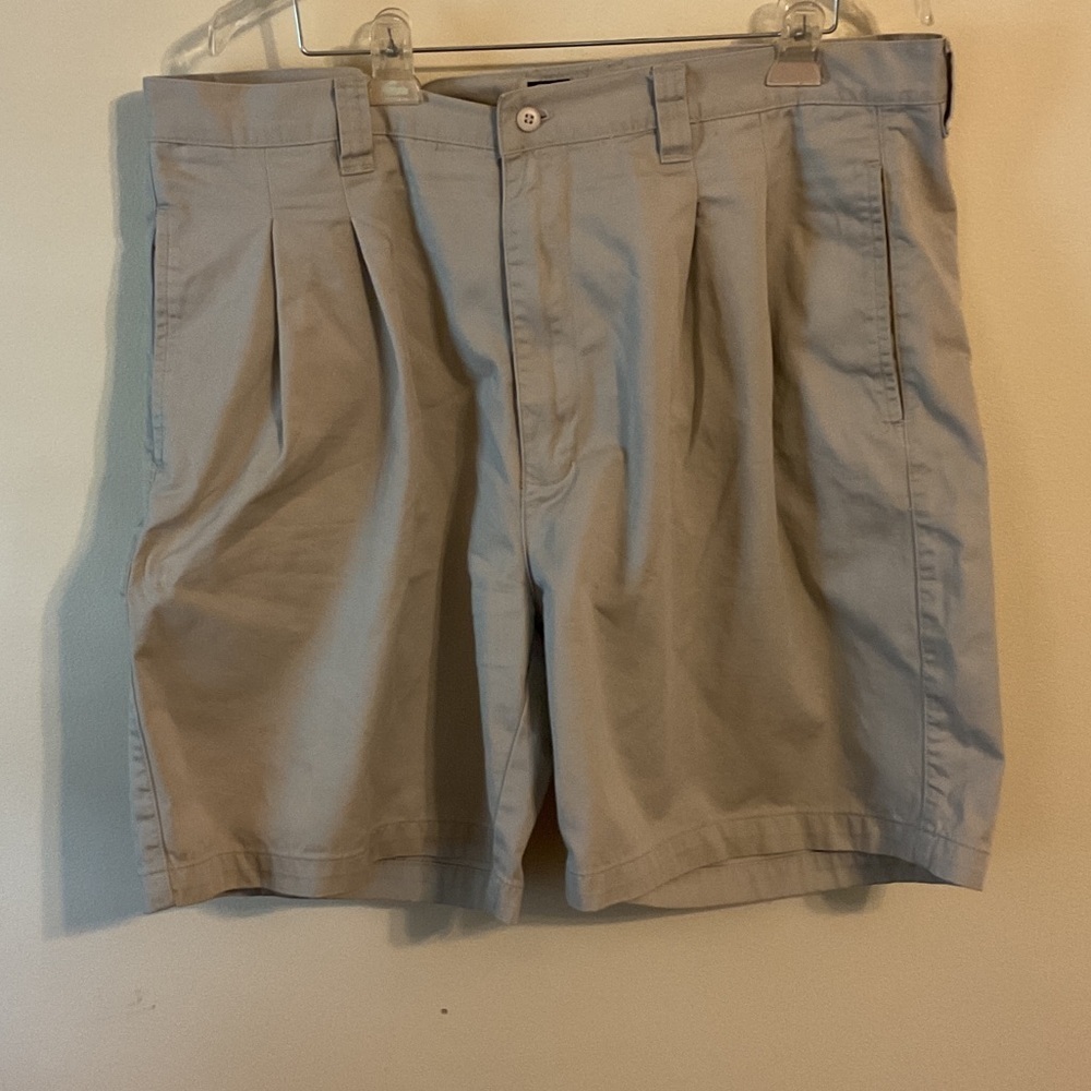 Men's Stylish Beige Pleated Shorts